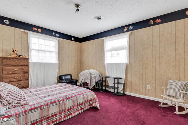 135 Minton Hollow Road, Elizabethton, TN 37643