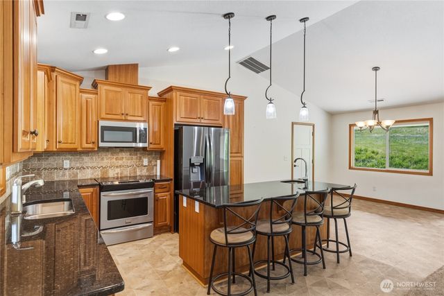 521 Bodine Rd, Kelso, WA 98626