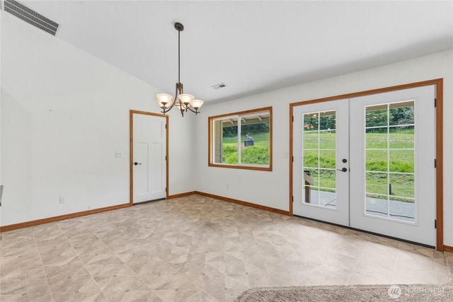 521 Bodine Rd, Kelso, WA 98626