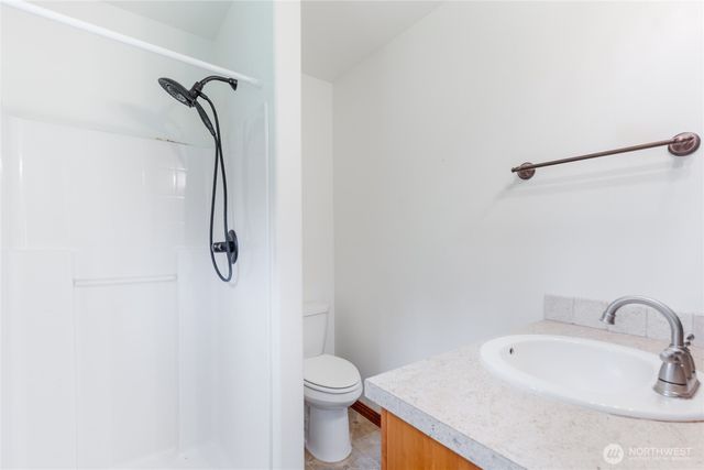521 Bodine Rd, Kelso, WA 98626