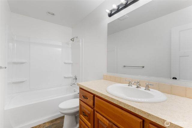 521 Bodine Rd, Kelso, WA 98626