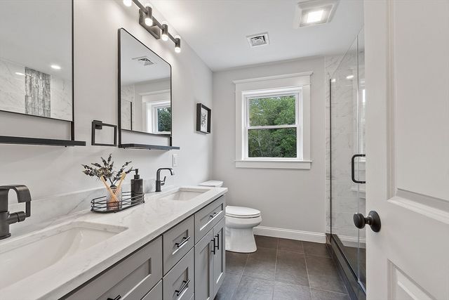 15-2 Park Street, North Reading, MA 01864