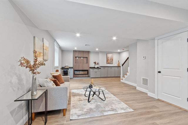 15-2 Park Street, North Reading, MA 01864