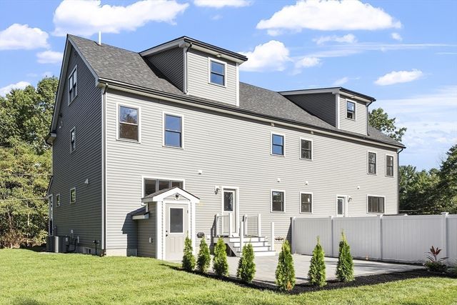 15-2 Park Street, North Reading, MA 01864