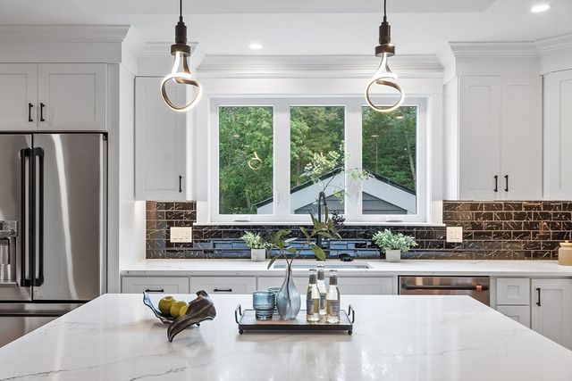 15-2 Park Street, North Reading, MA 01864