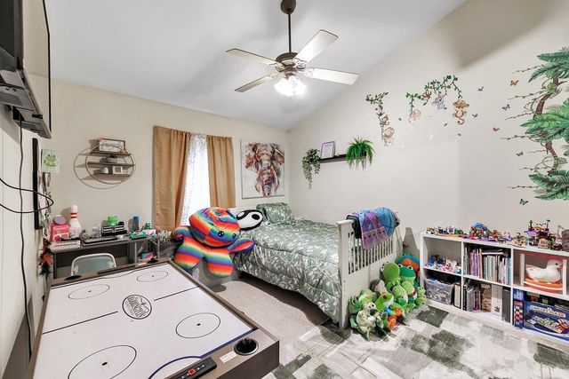 715 EDGE POINT COURT, De Pere, WI 54115