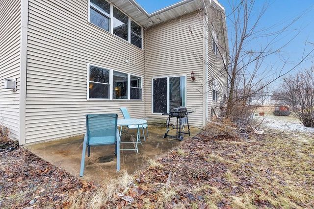 715 EDGE POINT COURT, De Pere, WI 54115