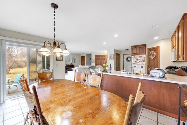 715 EDGE POINT COURT, De Pere, WI 54115