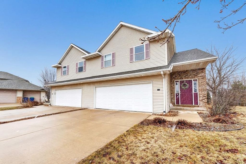 715 EDGE POINT COURT, De Pere, WI 54115