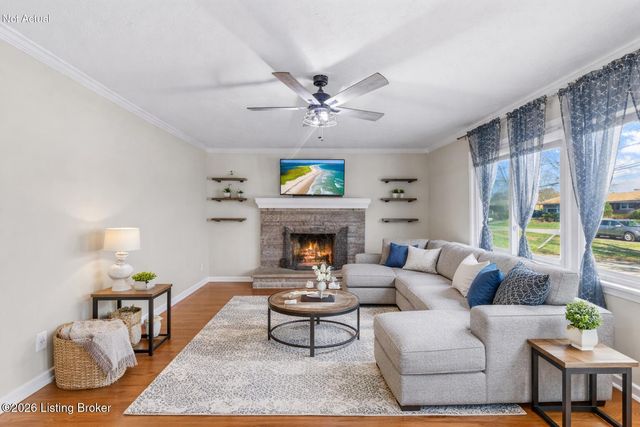 9020 Wooddale Dr, Louisville, KY 40272