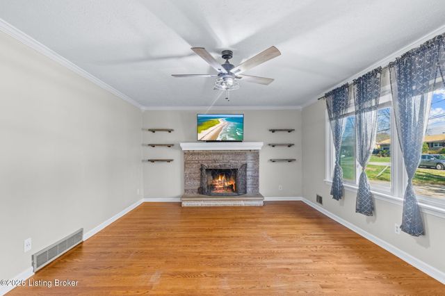 9020 Wooddale Dr, Louisville, KY 40272