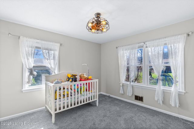 9020 Wooddale Dr, Louisville, KY 40272