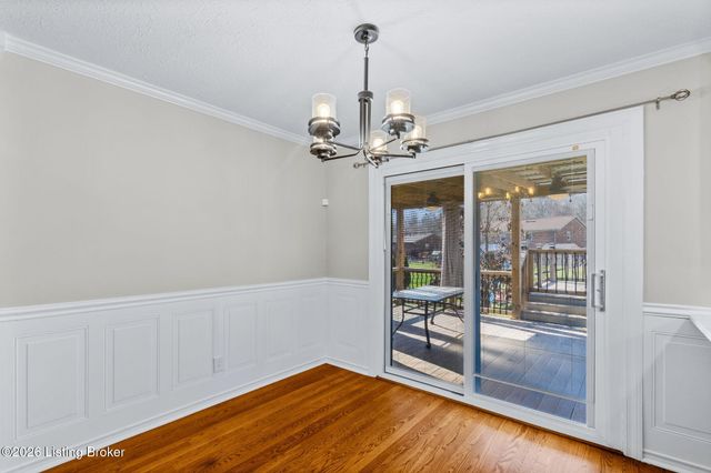 9020 Wooddale Dr, Louisville, KY 40272