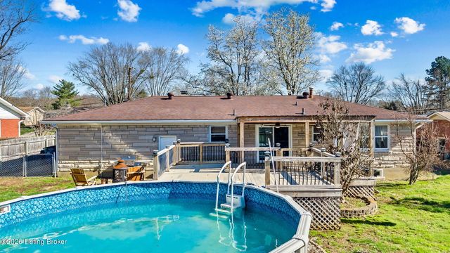 9020 Wooddale Dr, Louisville, KY 40272