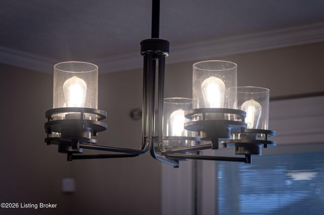 9020 Wooddale Dr, Louisville, KY 40272