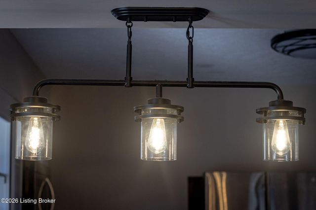 9020 Wooddale Dr, Louisville, KY 40272