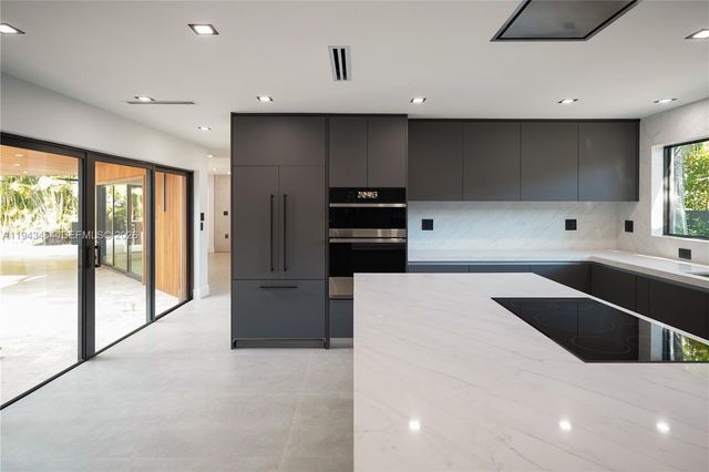 7765 SW 57th Ter, Miami, FL 33143