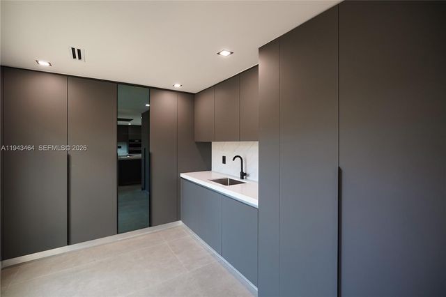 7765 SW 57th Ter, Miami, FL 33143