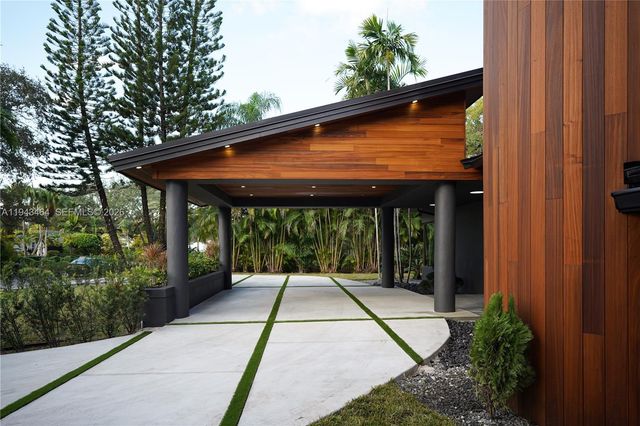 7765 SW 57th Ter, Miami, FL 33143