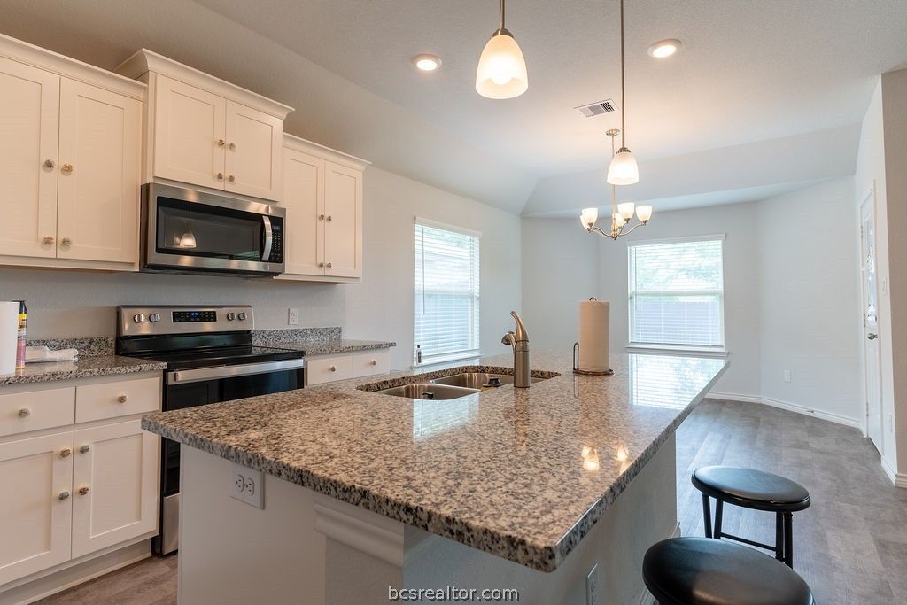 1947 Thorndyke Lane, Bryan, TX 77807 — photo 5