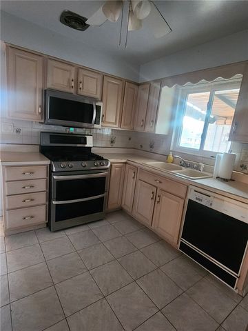 1586 Collier Ave, Heidelberg, PA 15106