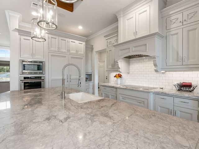 2939 Palomino Springs, Bandera, TX 78003