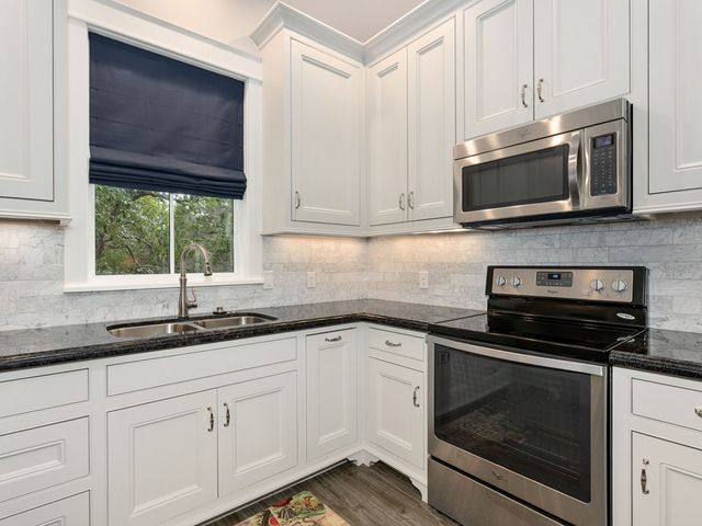 2939 Palomino Springs, Bandera, TX 78003