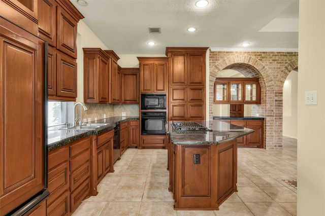 9902 Autumn Lake Trail, Pearland, TX 77584