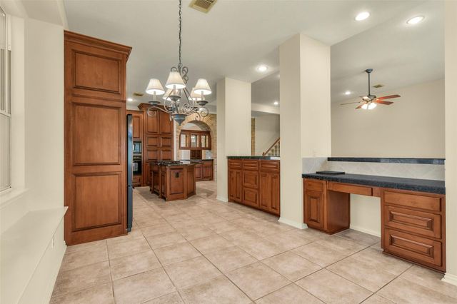 9902 Autumn Lake Trail, Pearland, TX 77584