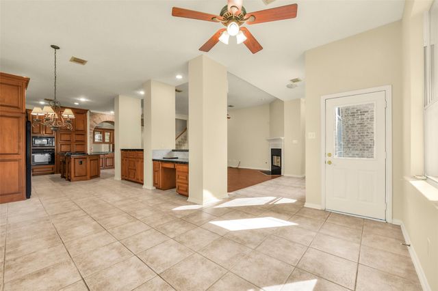 9902 Autumn Lake Trail, Pearland, TX 77584