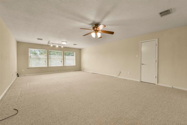 9902 Autumn Lake Trail, Pearland, TX 77584