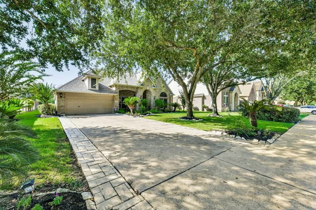 9902 Autumn Lake Trail, Pearland, TX 77584