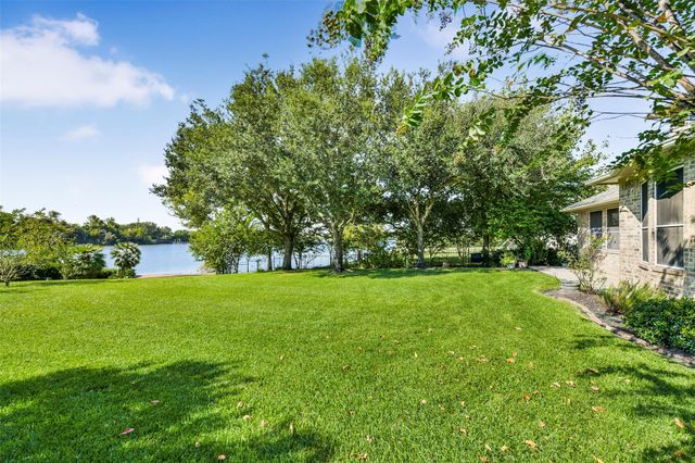 9902 Autumn Lake Trail, Pearland, TX 77584
