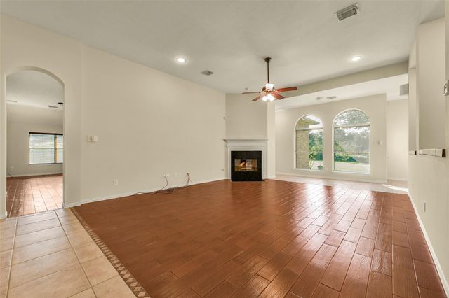 9902 Autumn Lake Trail, Pearland, TX 77584
