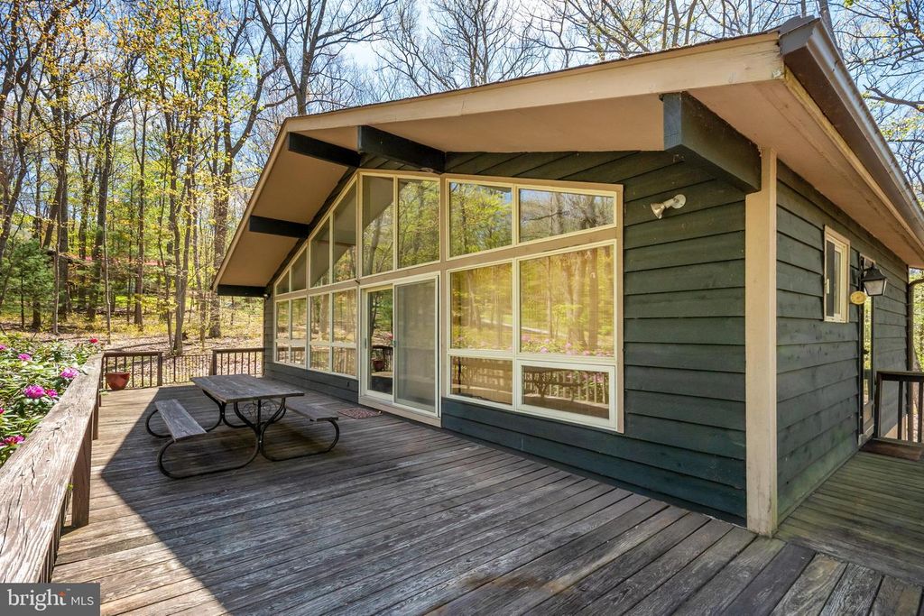 Image 7 of property listing at 365 RIDGE RD, Swanton, MD 21561
