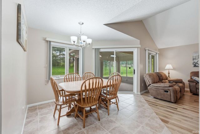 2931 Wood Knoll Lane, Fort Wayne, IN 46804