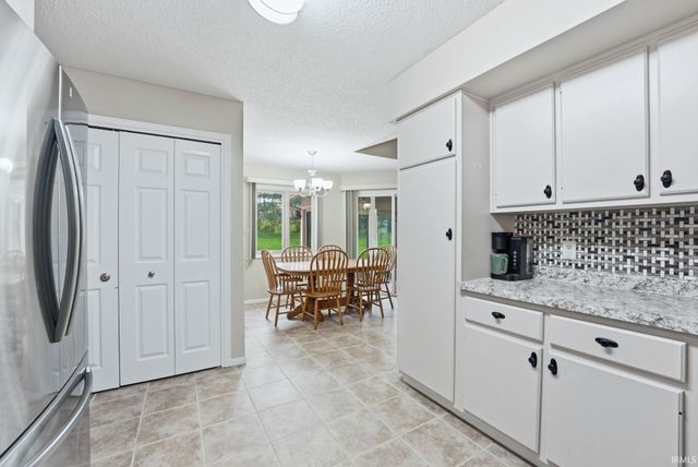 2931 Wood Knoll Lane, Fort Wayne, IN 46804