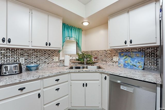 2931 Wood Knoll Lane, Fort Wayne, IN 46804