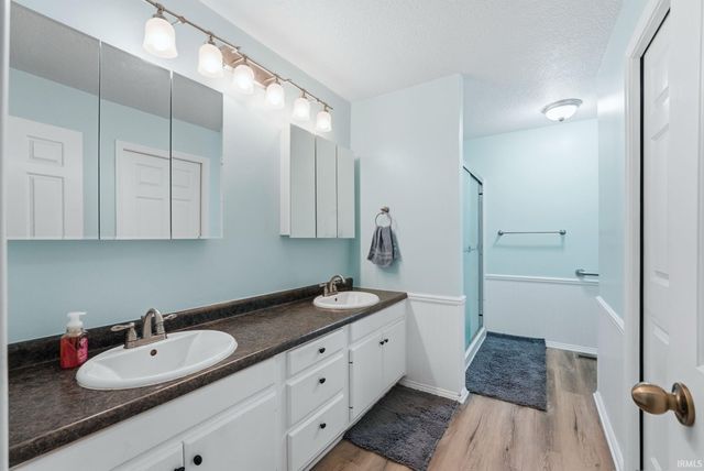 2931 Wood Knoll Lane, Fort Wayne, IN 46804