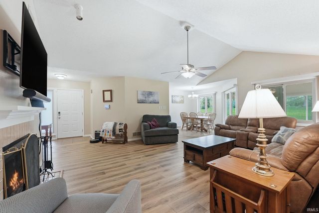 2931 Wood Knoll Lane, Fort Wayne, IN 46804
