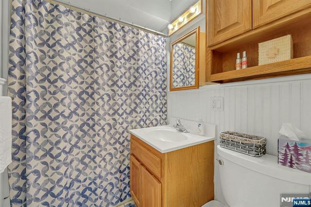 16 Maple Hill Road, Clifton, NJ 07013