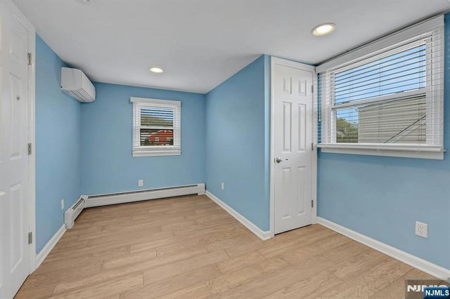 16 Maple Hill Road, Clifton, NJ 07013