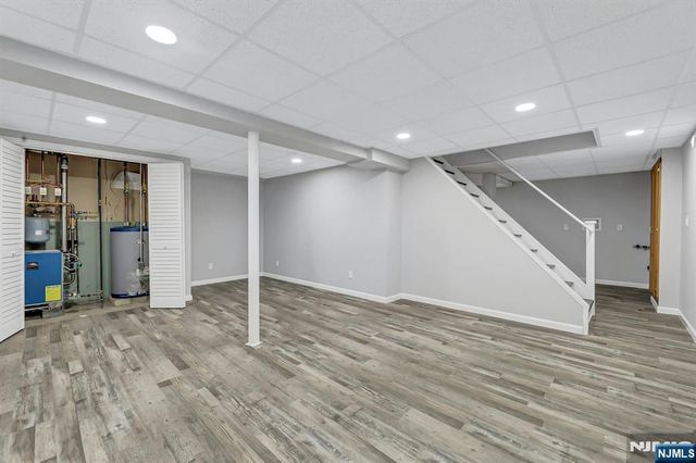 16 Maple Hill Road, Clifton, NJ 07013