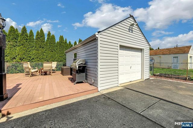 16 Maple Hill Road, Clifton, NJ 07013