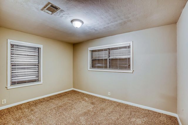 1610 13th Avenue N, Texas City, TX 77590