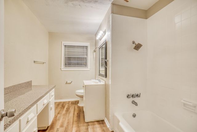 1610 13th Avenue N, Texas City, TX 77590