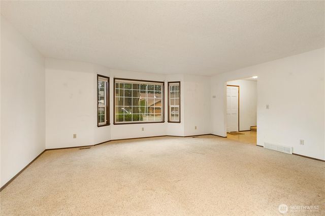 763 SW 10th Court, Oak Harbor, WA 98277