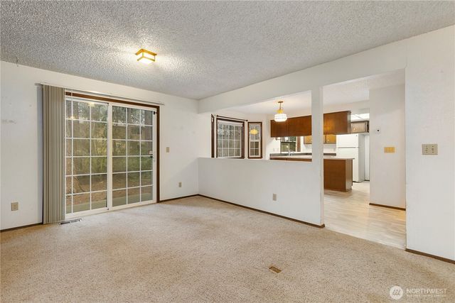 763 SW 10th Court, Oak Harbor, WA 98277