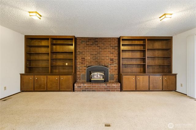 763 SW 10th Court, Oak Harbor, WA 98277