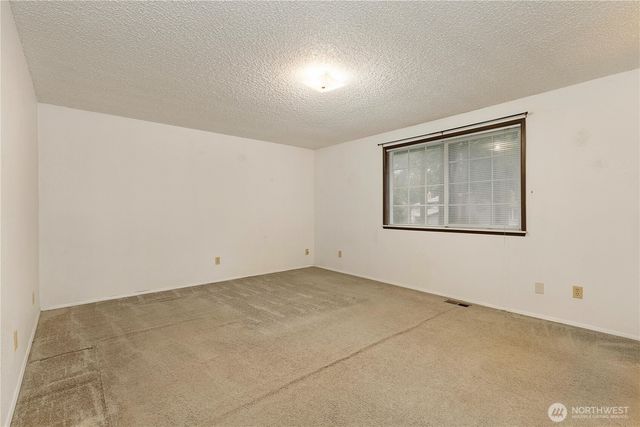 763 SW 10th Court, Oak Harbor, WA 98277